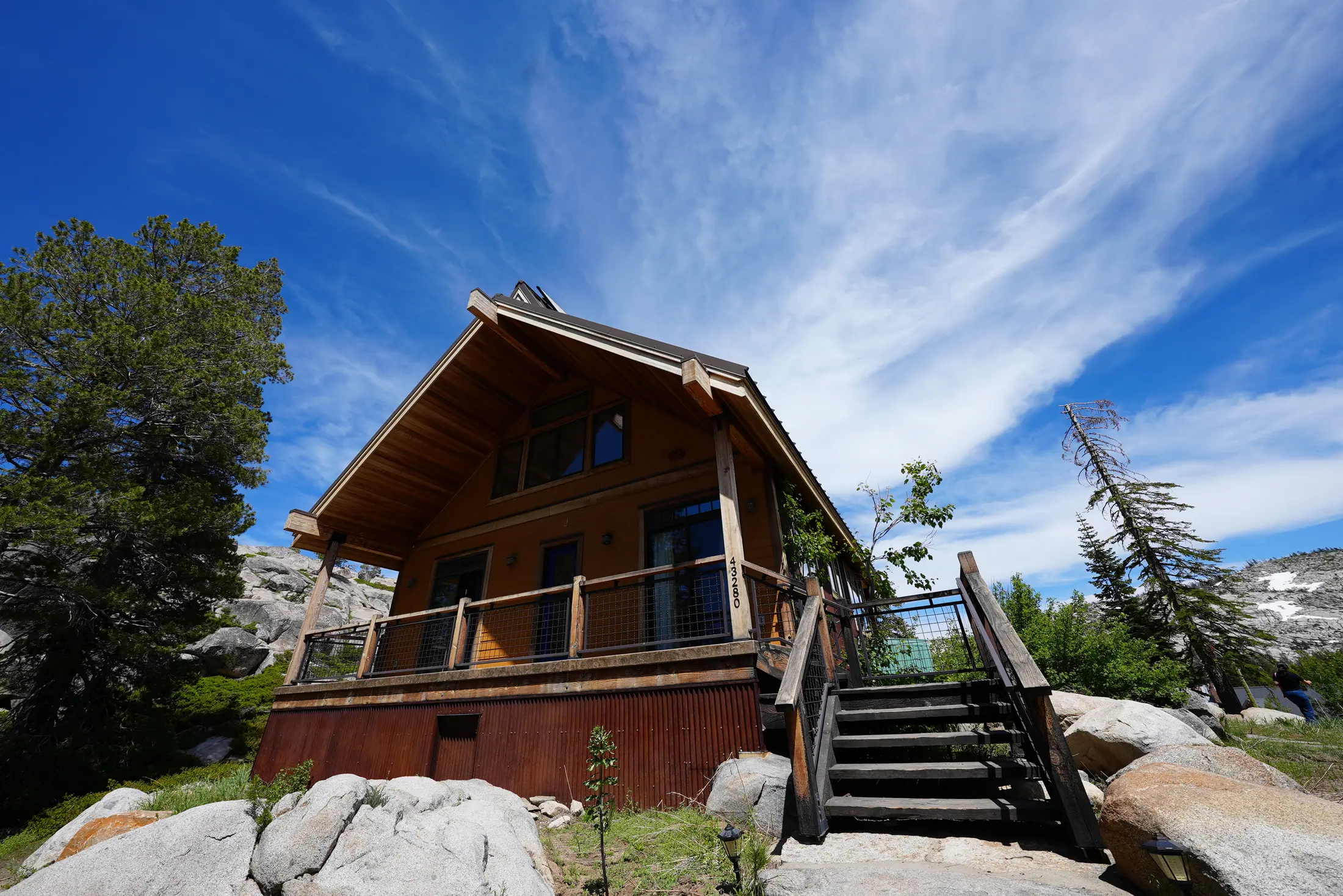 The Lookout — The house above the basin